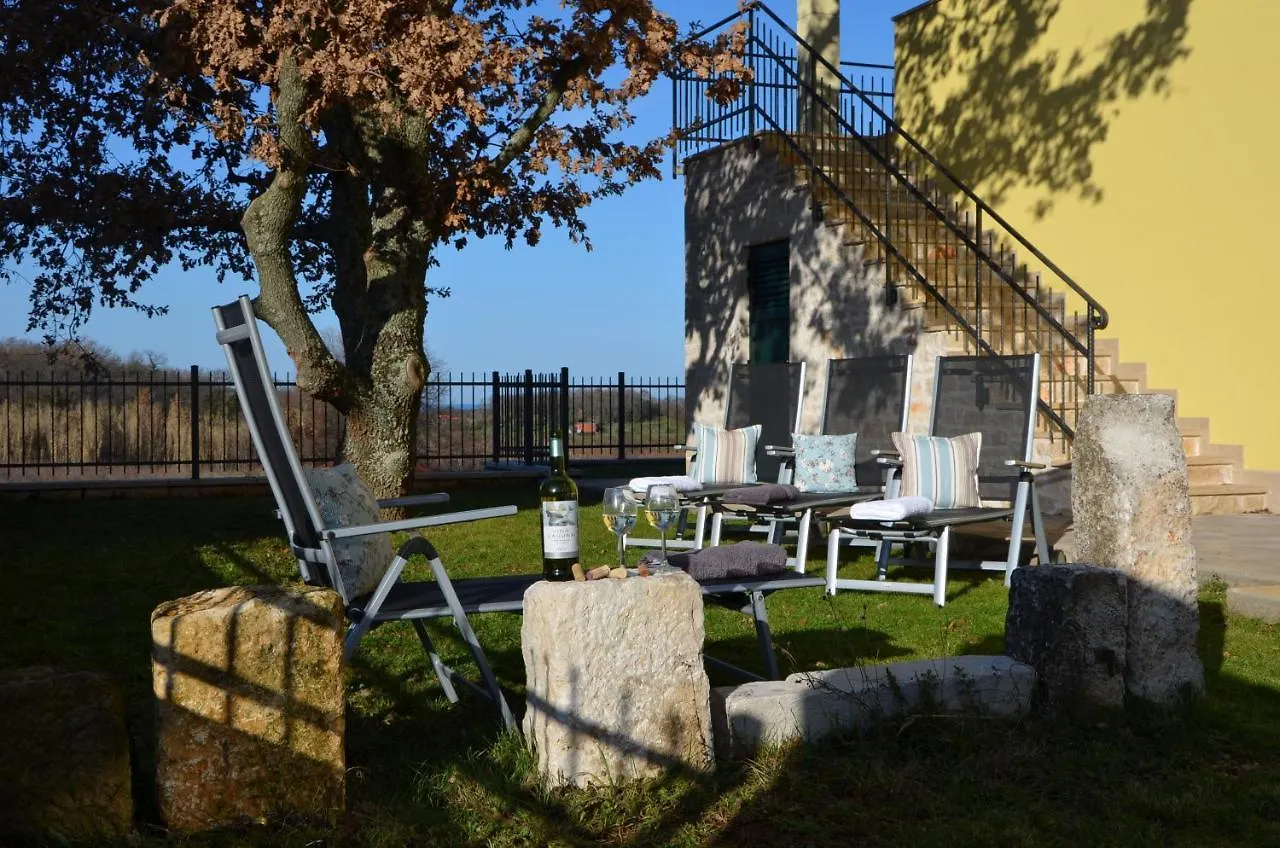 Feriehus Villa Aurelia Haus1 In Porec Mit Garten