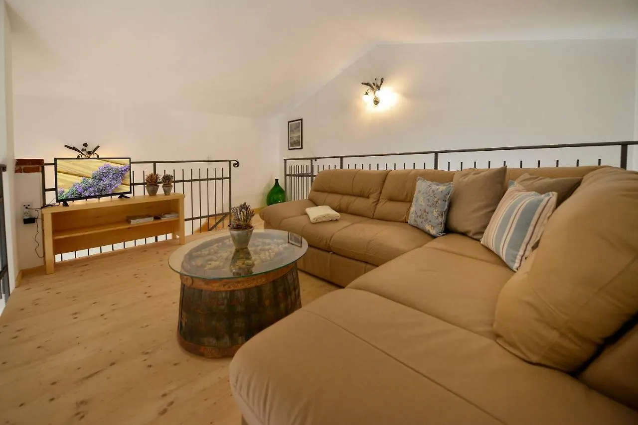 Villa Aurelia Haus1 In Porec Mit Garten